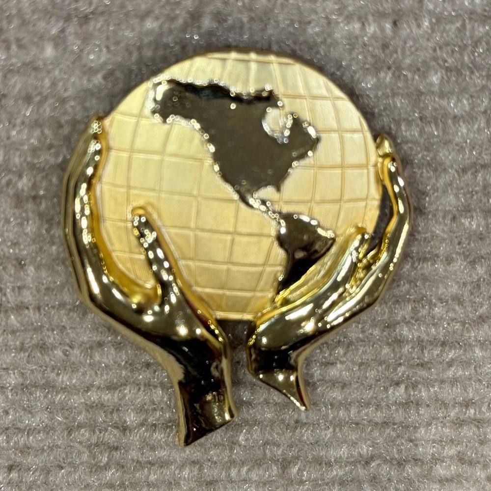 Vintage Gold Tone Whole World In Hands Brooch Pin Globe Religious Symbol